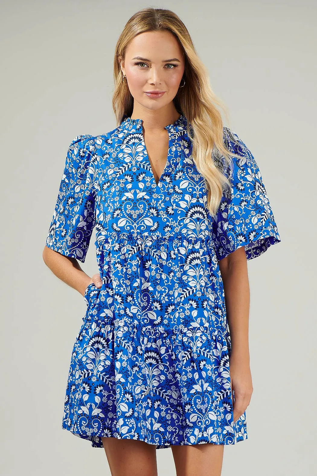 BLUE LULU FLORAL TOMALES SPLIT NECK SHIFT DRESS